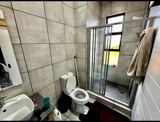 2 BEDROOM PROPERTY TO RENT IN MONTANA TUINE